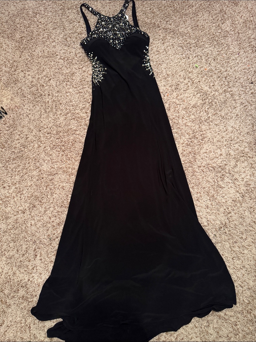 Cache Elegant Black Evening Dress with Crystal Embellishment